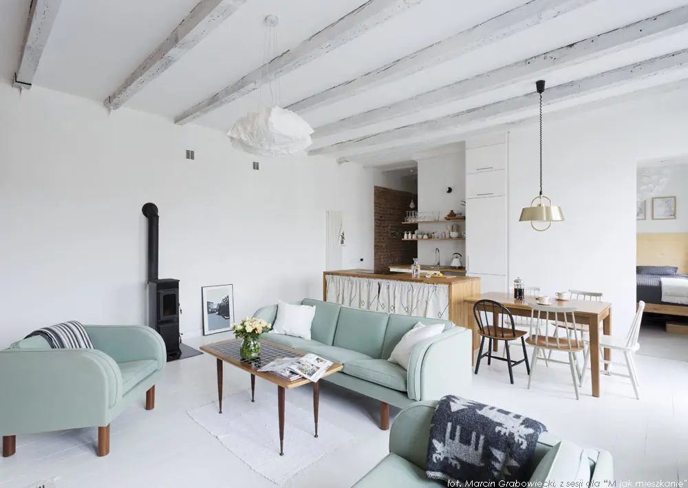 Kuchnia łączona z jadalnią i salonem