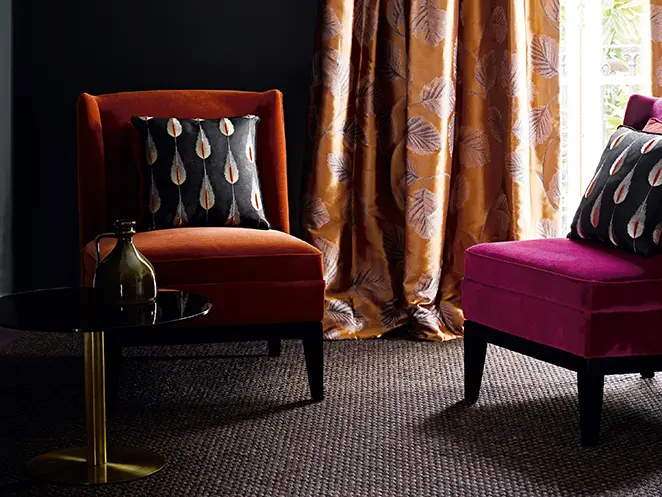 Połączenie czerwieni i różu pojawiło się na tegorocznych targach Salon del Mobile w Mediolanie (na zdjęciu tkaniny Atmosphere II Jane Churchill)