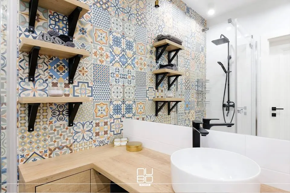 Wzorzyste płytki w łazienki – dostępne w naszych showroomach!