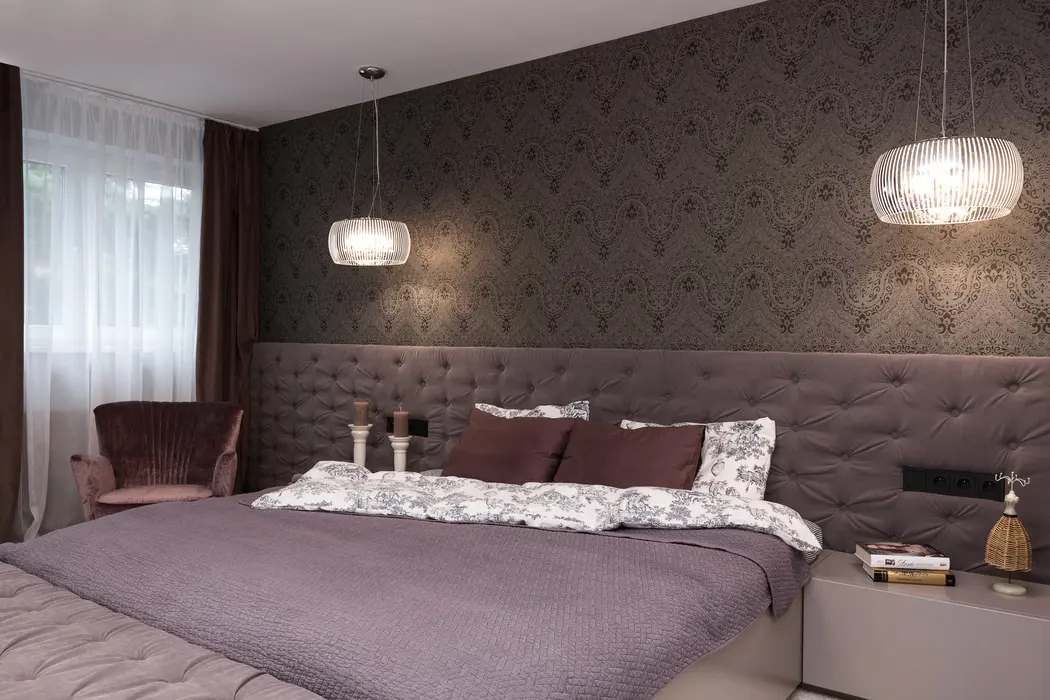 Fiolet to kolor roku we wnętrzach (proj. Irena Lang – Loftstudio)