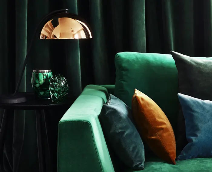 Welur w kolorze butelkowej zieleni od Linwood – tkanina dostępna w IH