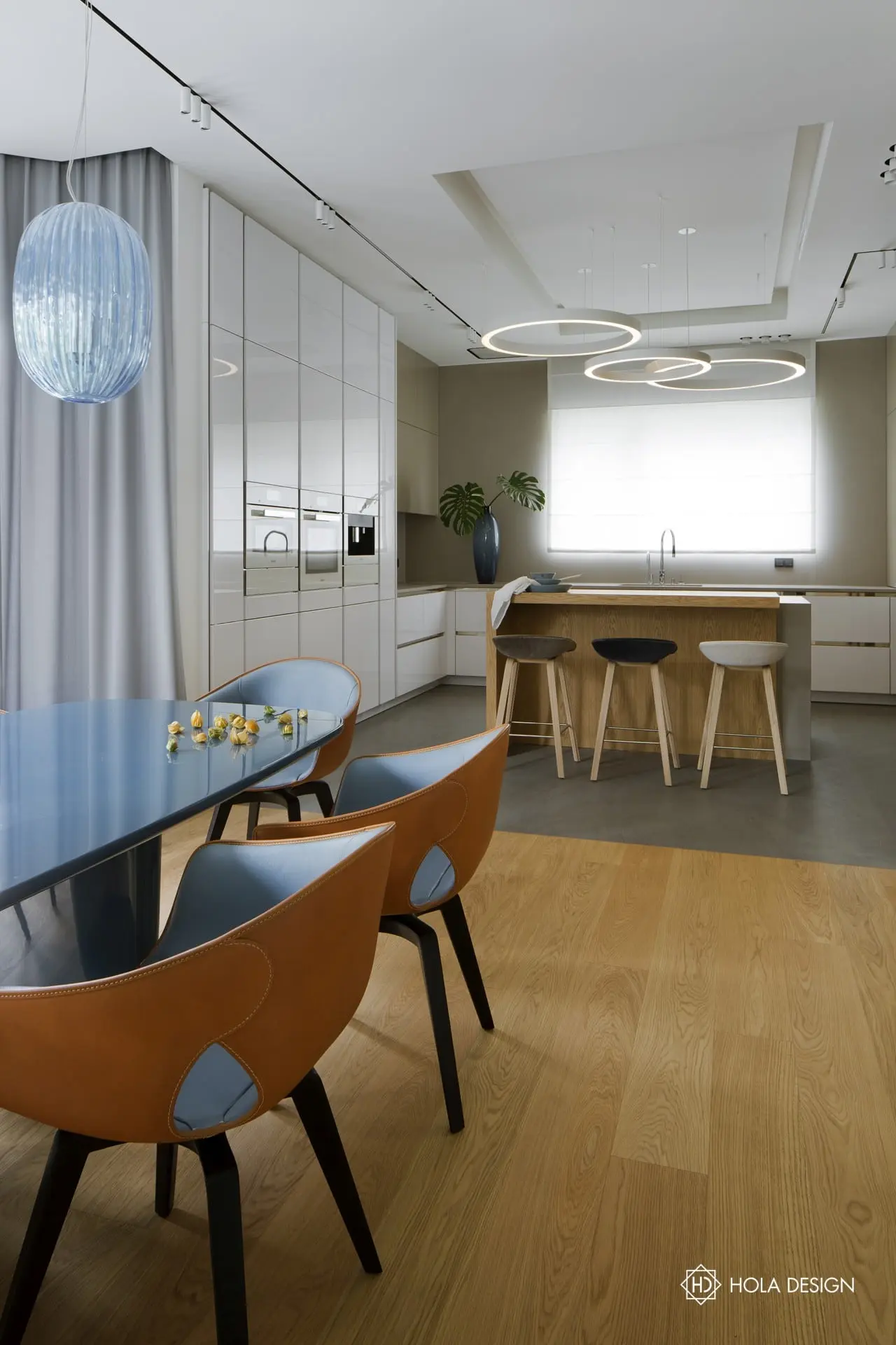 Kuchnia otwarta na salon i jadalnię, proj. Hola Design