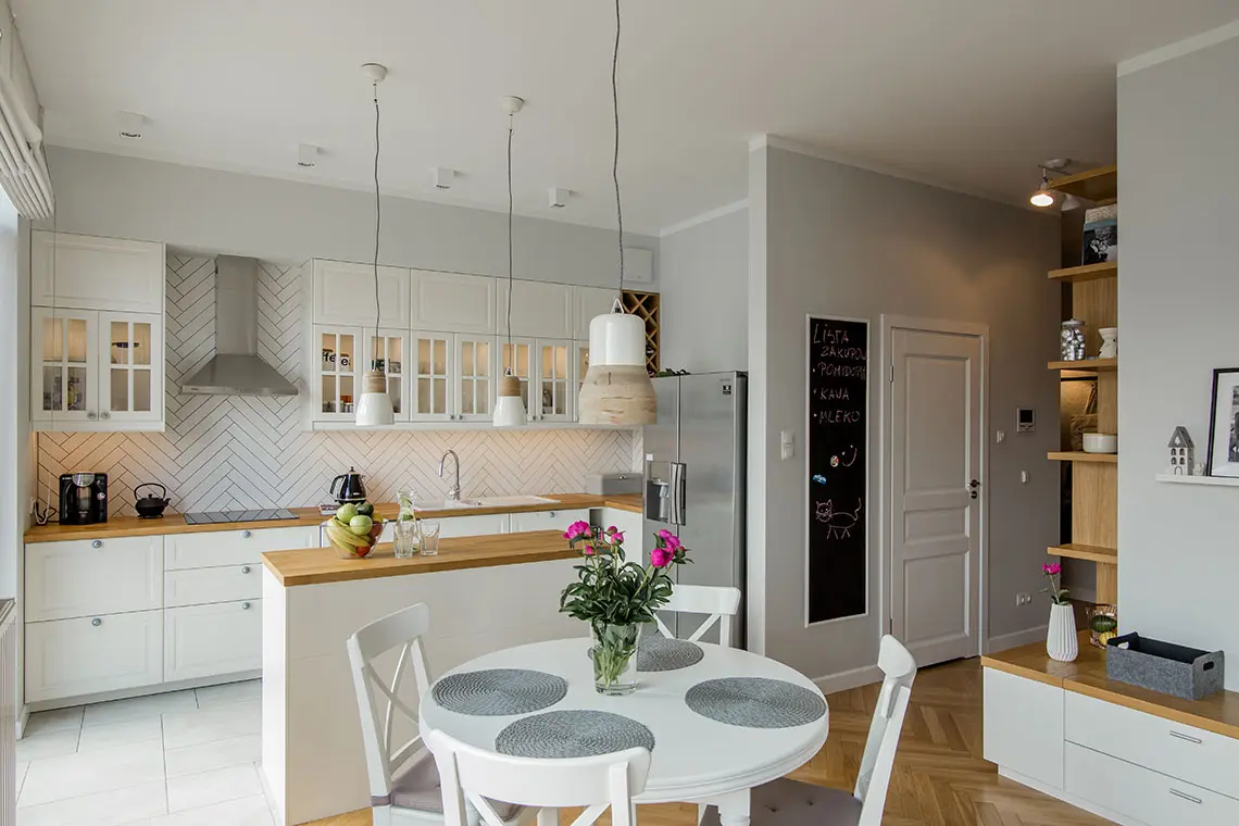 Płytki w jodełkę w kuchni (Eg Projekt)