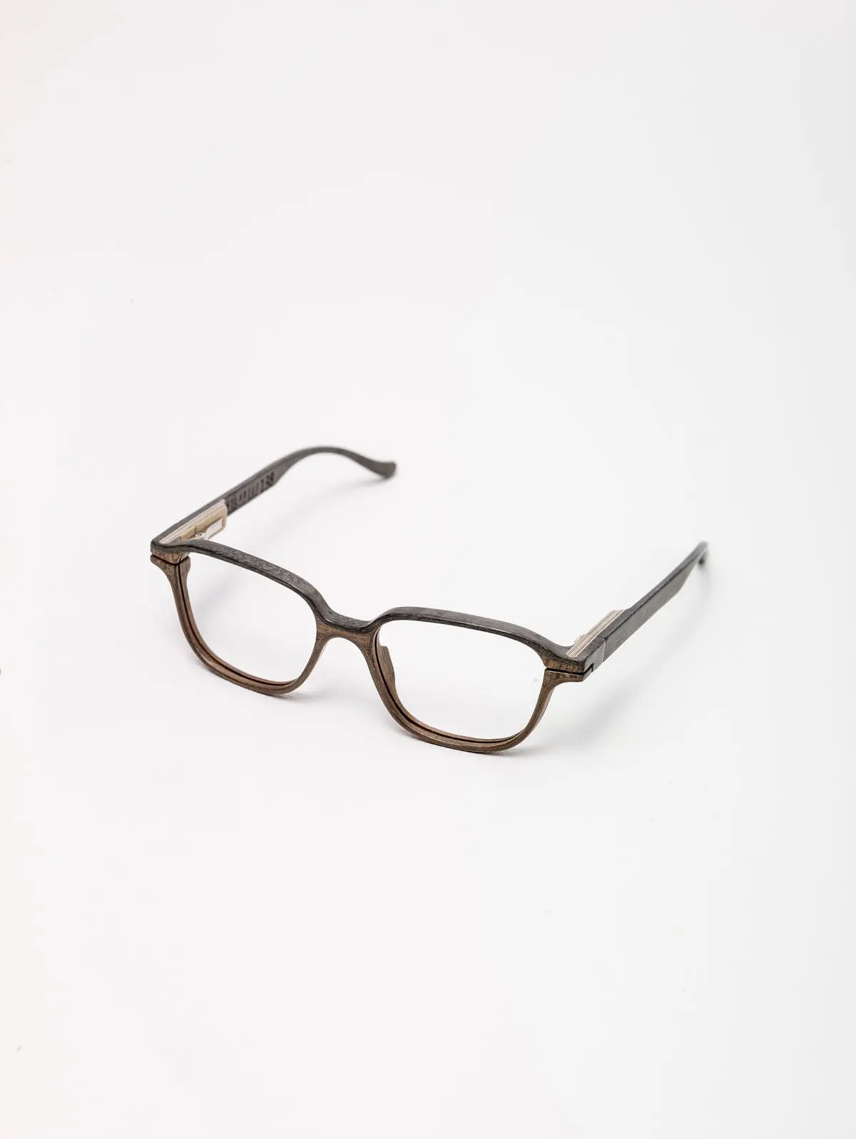 Drewniane oprawki okularów „Hilarius”, 2015, autor projektu: Łukasz Maziarz; produkcja: Hilarius