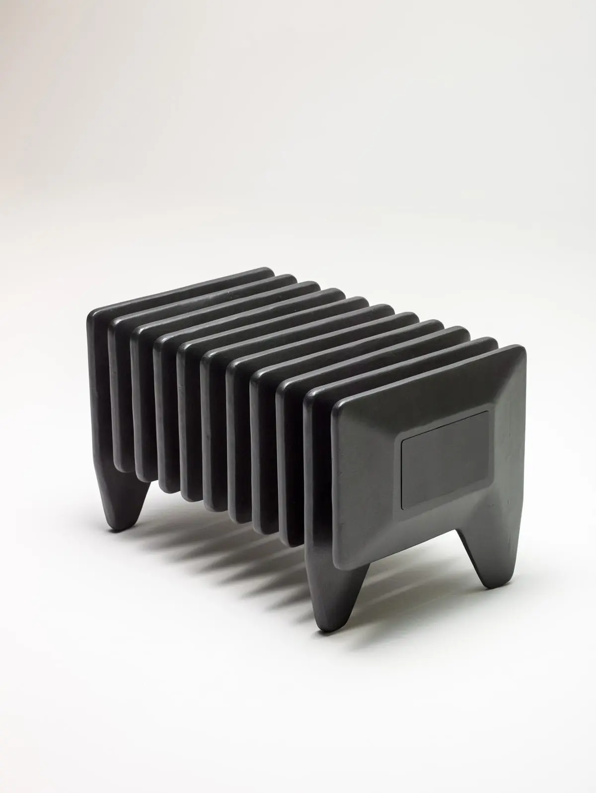 Grzejnik „Pillou”, 2012, autorzy projektu: Marta Szaban, Tomasz Antoni Krzempek; produkcja: Terma