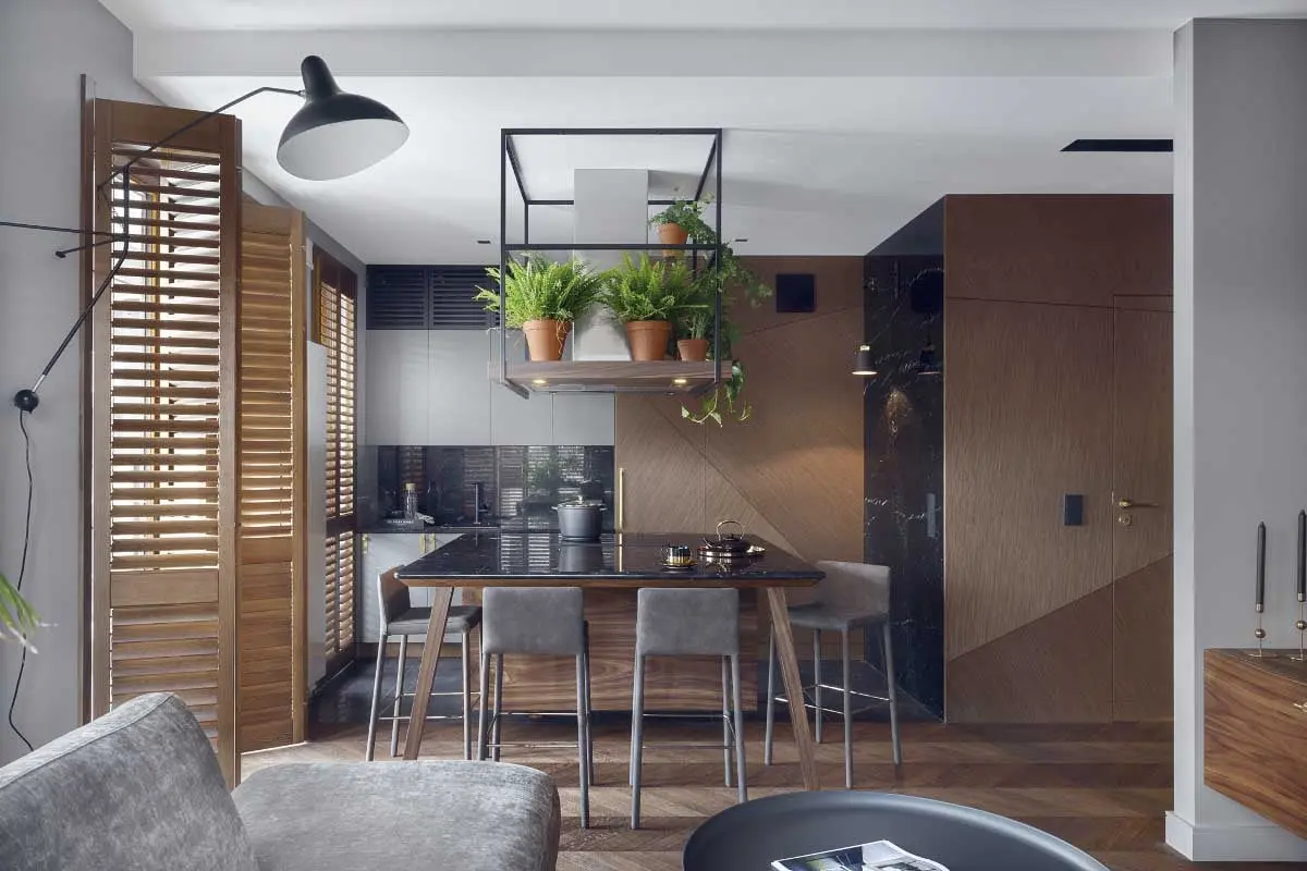 Szaro -drewniana kuchnia z marmurowymi detalami | proj. JT Grupa, photo: Tom Kurek