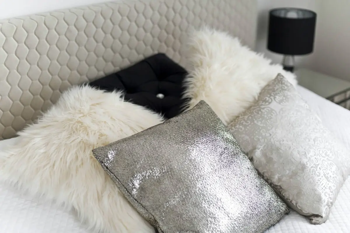 Bardzo elegancka i zarazem przytulna sypialnia | proj. Miśkiewicz Design