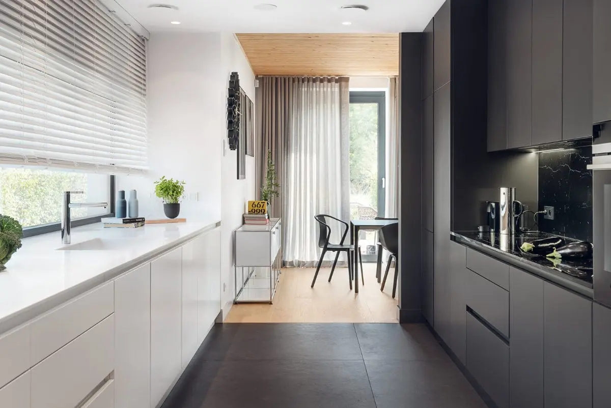 Wnętrze eko rezydencji w Chybach, proj. Ev Architects, foto.: Tom Kurek