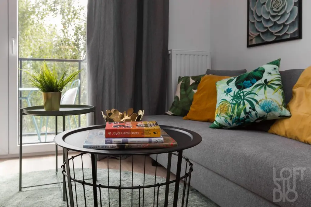 Motyw urban jungle można wprowadzić jedynie na detalach (proj. LoftStudio Irena Lang)