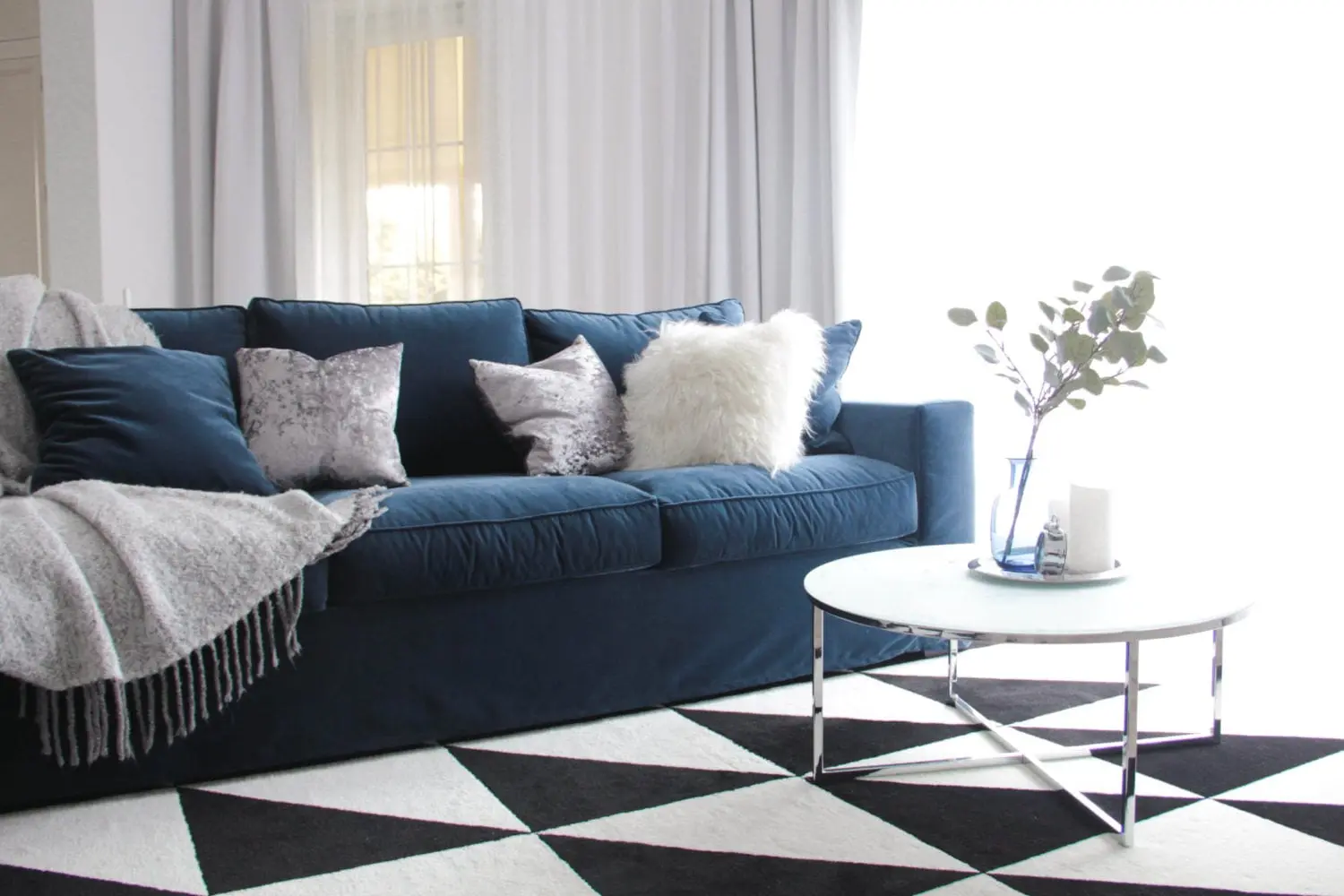 Sofa w modnym wykończeniu