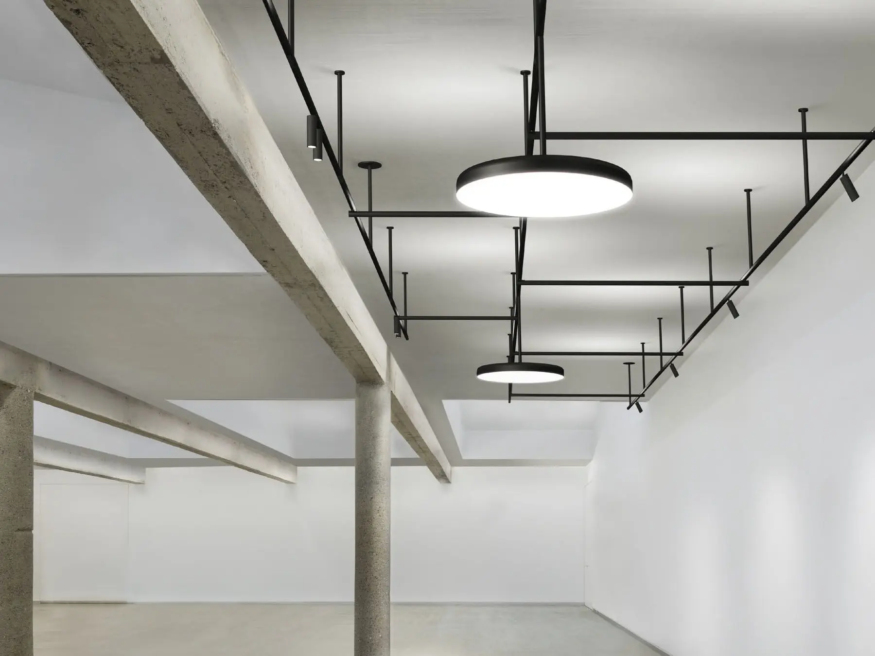 FLOS INFRA-STRUCTURE