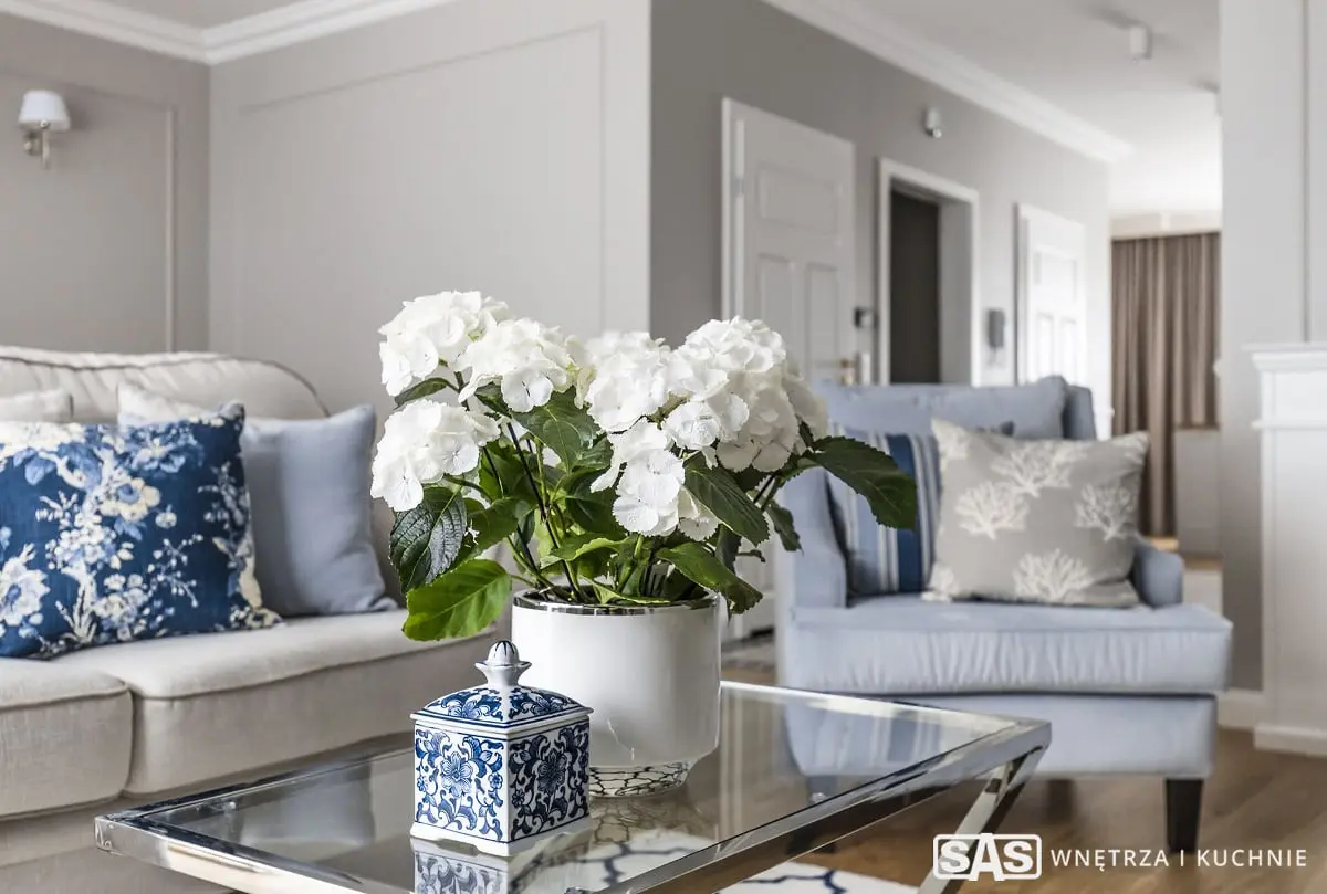 Piękne hortensje w salonie