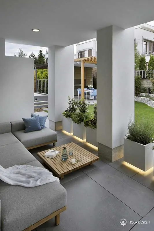 Bliżej świata | proj. Hola Design