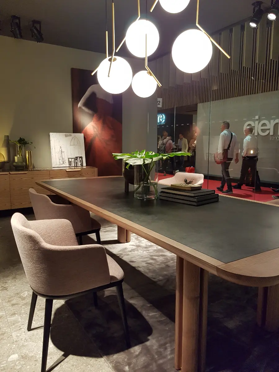 Lampy od Flosa w duecie z meblami od Poliform