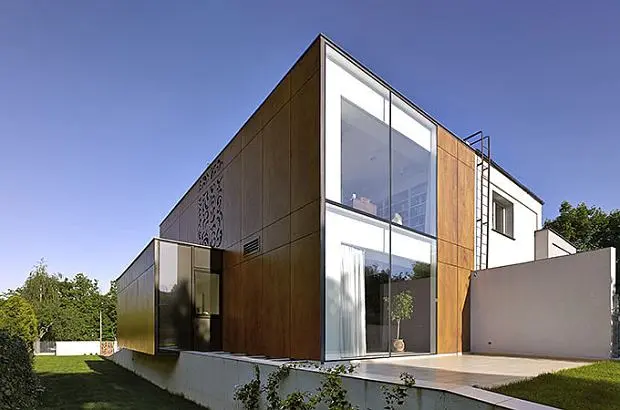 Dom z wycinanką, Poznań – Kluj Architekci/PL+