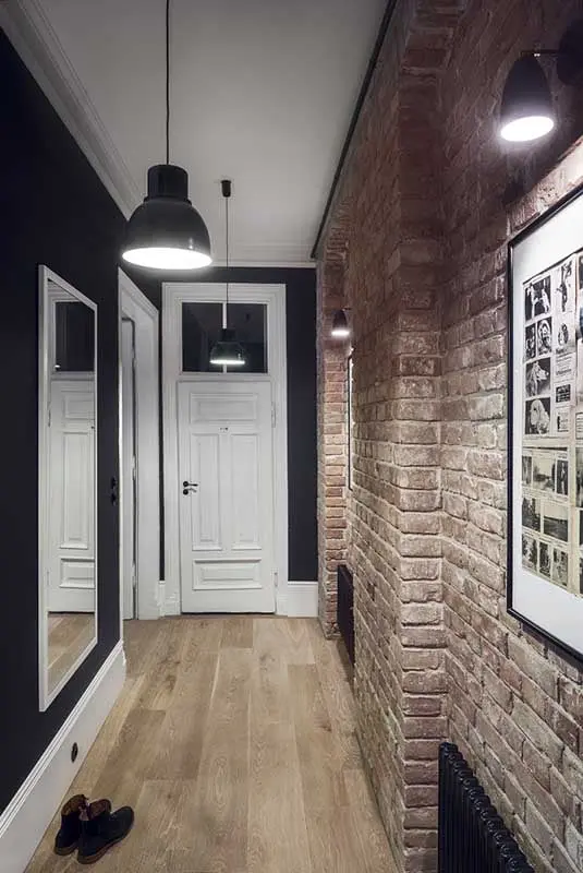 Hol z oryginalną czerwoną cegłą | proj. luumo.