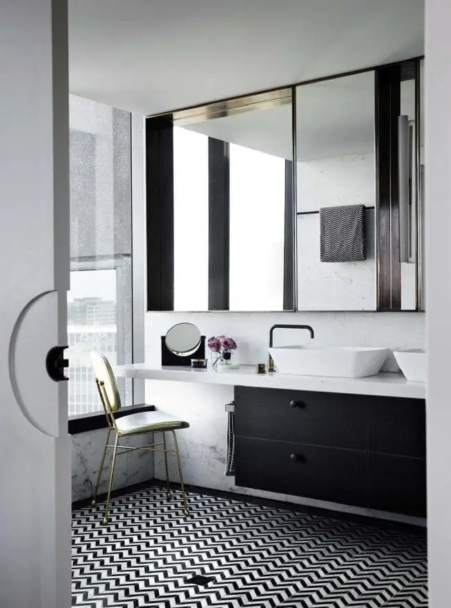 Toaletka w łazience