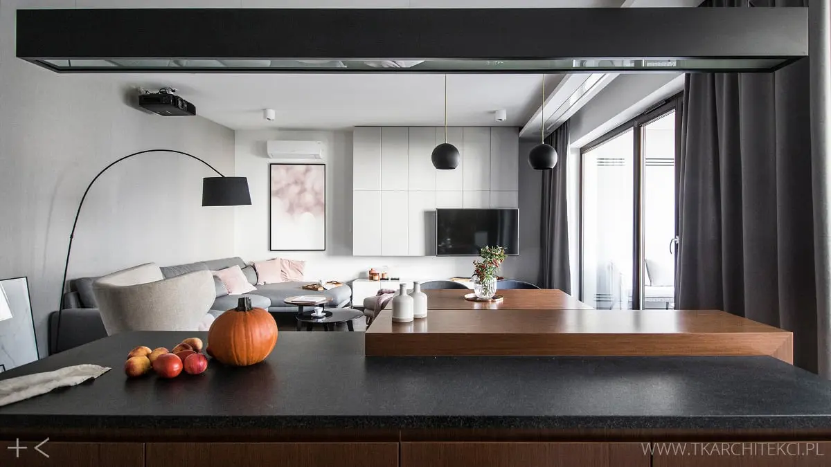 Widok na apartament z otwartej kuchni | proj. TK Architkeci