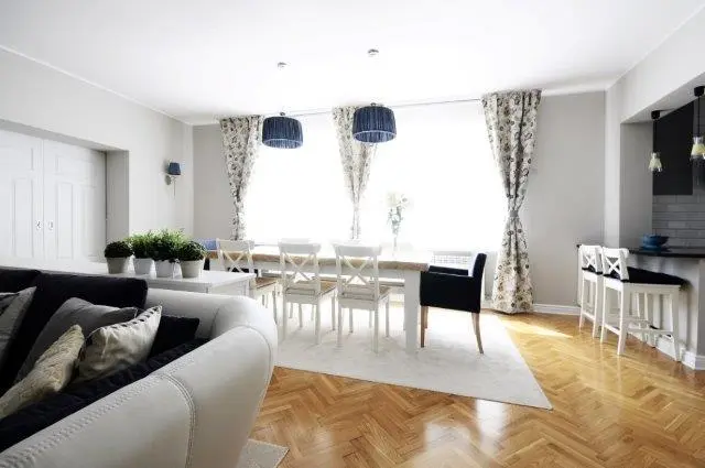 Dom w stylu amerykańskim
200m2, Żółwin/Podkowa Leśna
zdjęcia: www.mustbetheplace.pl