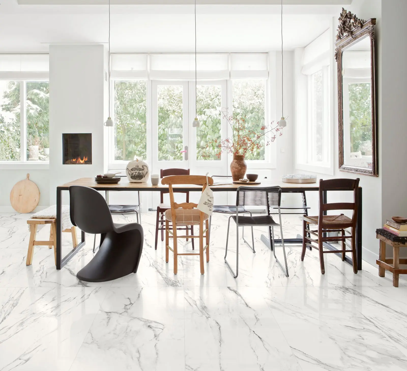 Płytki Marazzi na podłodze w jadalni