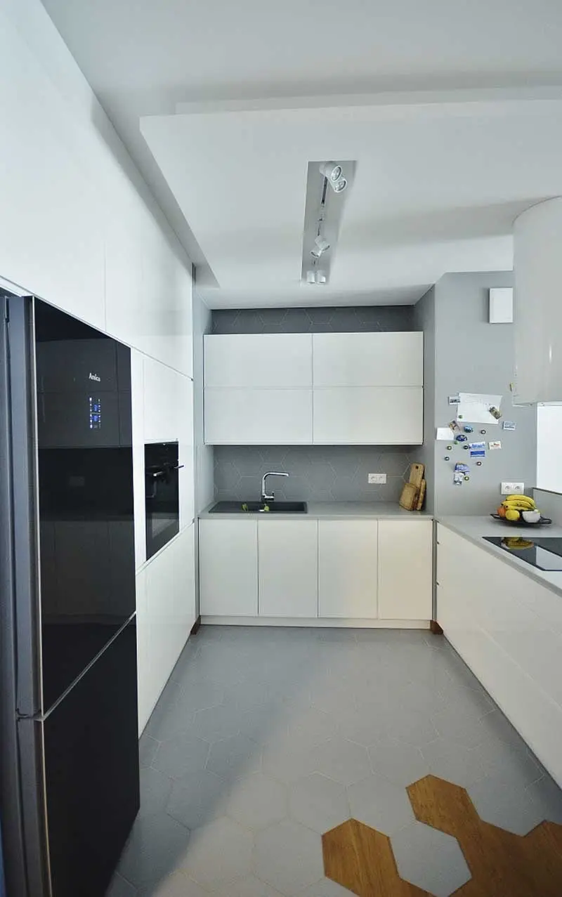 Nowoczesna kuchnia w minimalistycznym duchu | proj. Olivkadesign