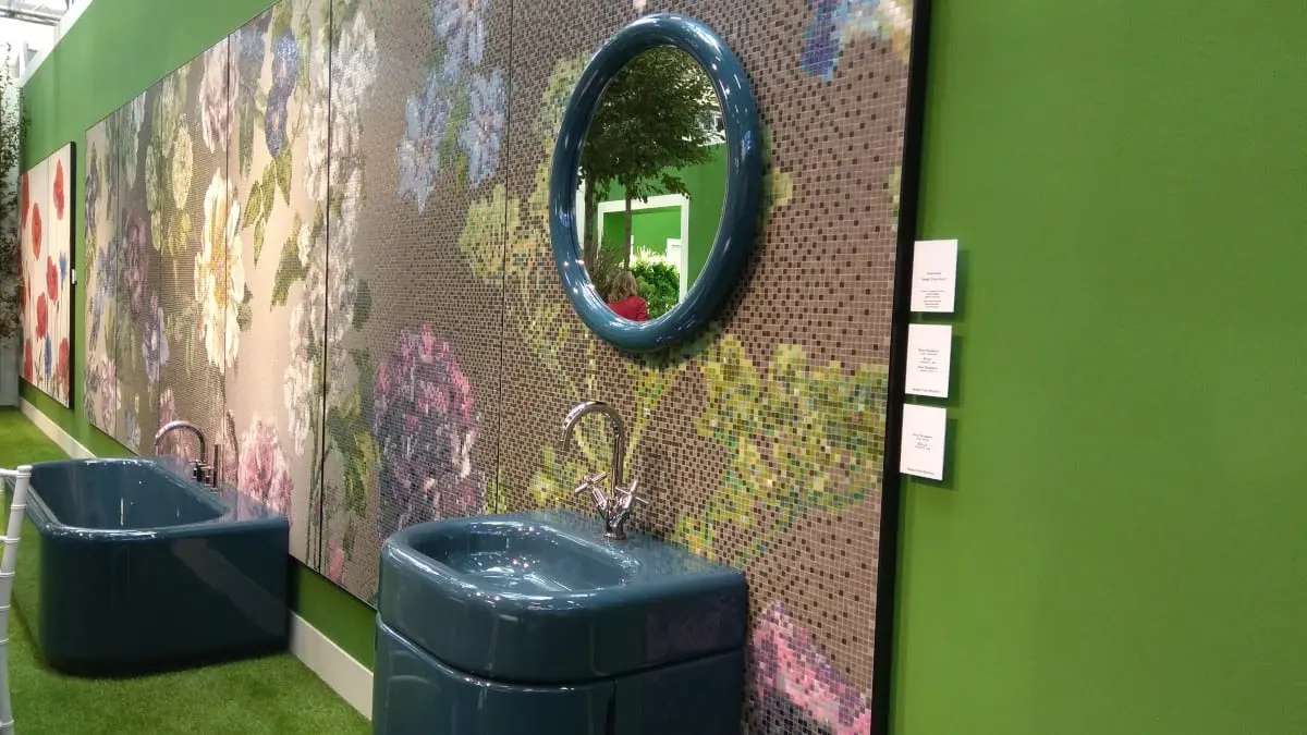 Biżuteryjne mozaiki Bisazza są dostępne w naszych showroomach