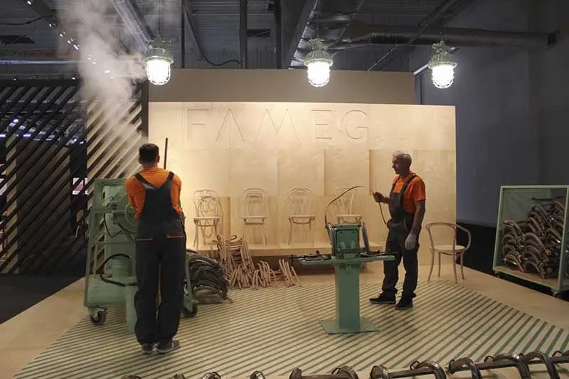 Warsaw Home - proces gięcia drewna zaprezentowany przez Fameg