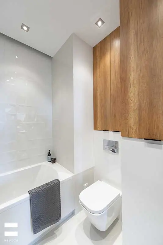 Mała łazienka z wanną | proj. WZ Studio (fot. Artur Jarosz/Trzykropy)