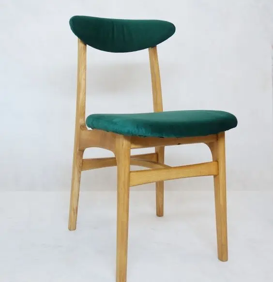 Krzesło zaprojektowane przez Rajmund Hałas