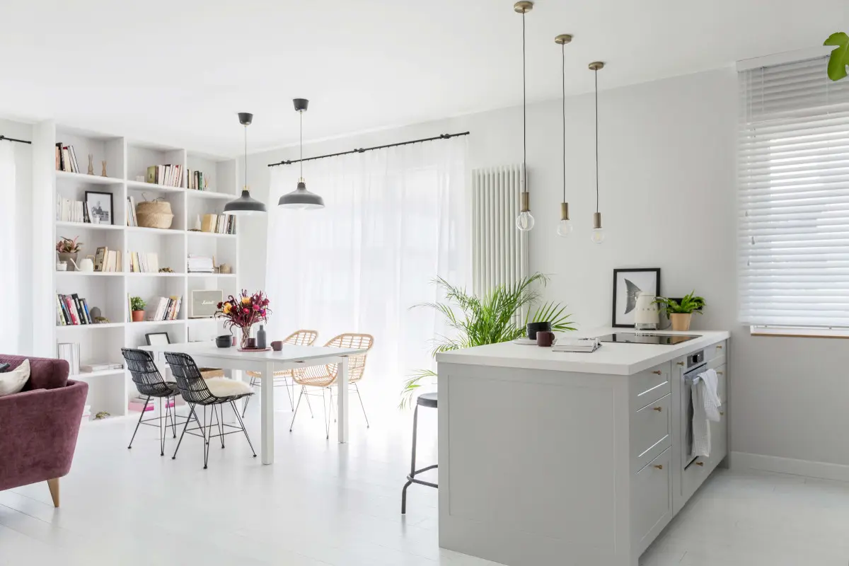 Kuchnia otwarta na salon i jadalnię | proj. Dash Interiors