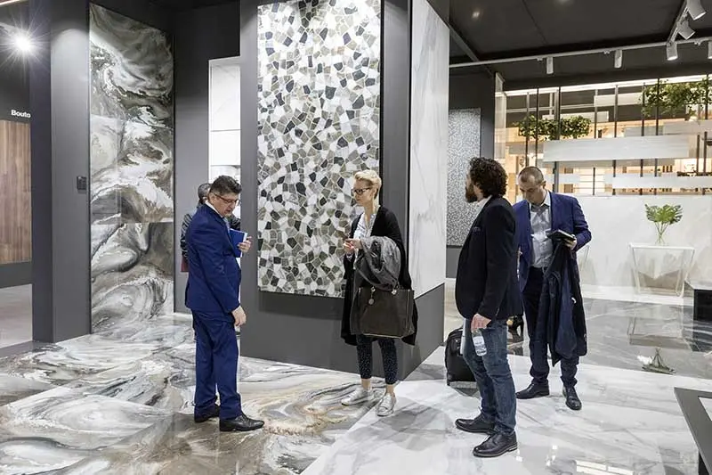 Wariacje na temat marmuru (źródło: https://cevisama.feriavalencia.com/en/) 