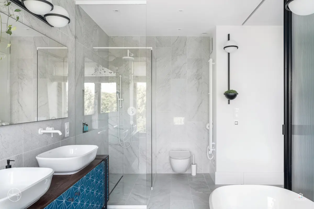 Lampy z rodziny Palma marki Vibia w projekcie biura architektoniczego Hamak (zdj. Tom Kurek)