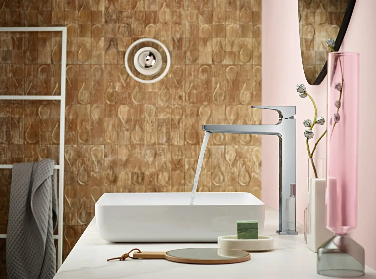 Chromowana bateria umywalkowa z linii FinsPlus marki Hansgrohe