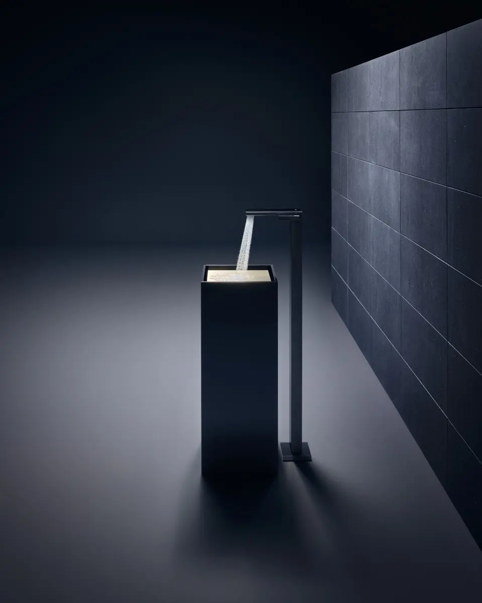 Bateria umywalkowa stojąca na podłodze z kolekcji MyEdition marki Axor