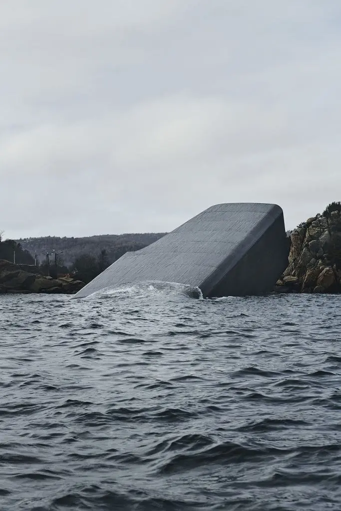 Restauracja Under. Proj. Snochetta. Fot. IVAR KVAAL