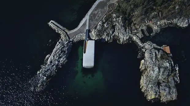 Restauracja Under. Proj. Snochetta. Fot. IVAR KVAAL
