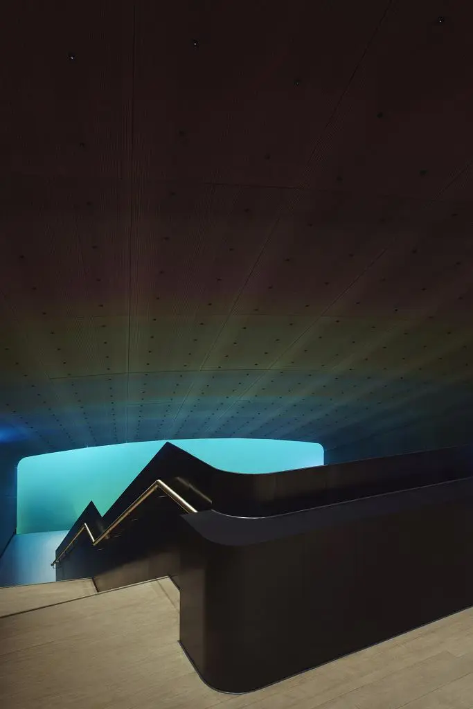 Restauracja Under. Proj. Snochetta. Fot. IVAR KVAAL