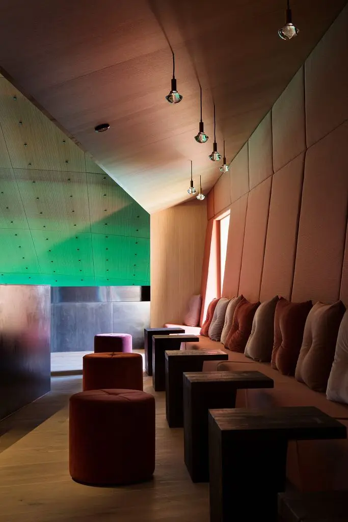 Restauracja Under. Proj. Snochetta. Fot. IVAR KVAAL