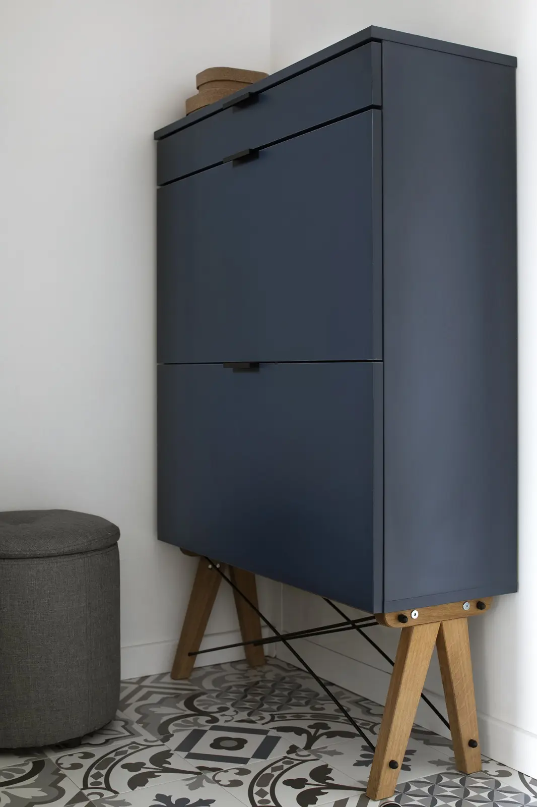 Drugie życie warszawskiej kamienicy: apartament z kroplą słońca