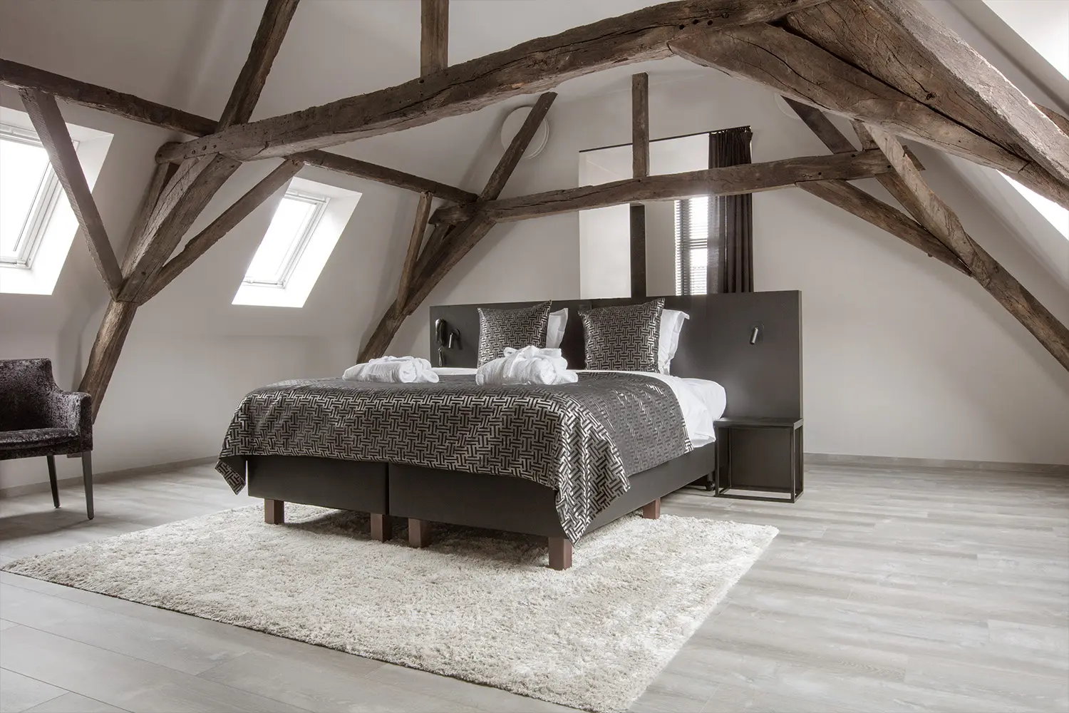 Podłoga winylowa w sypialni (źródło: www.pro.pergo.pl)