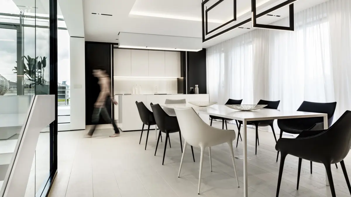 Stół Desalto w projekcie Aleksandry Karpińskiej (zdj. Rafał Poławski)