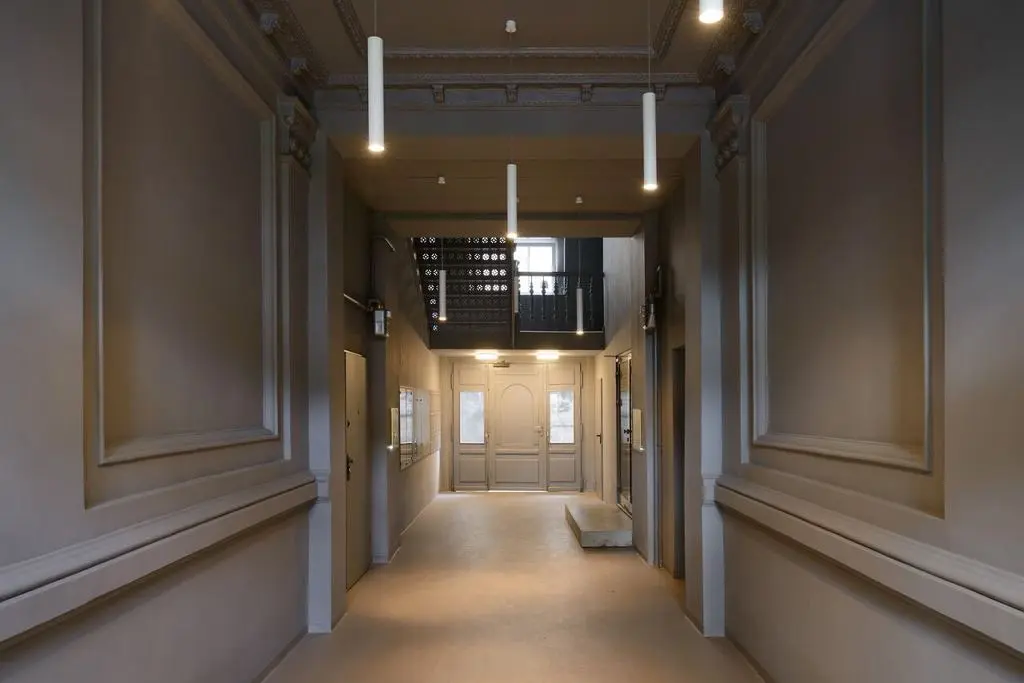 Modernizacja klatki schodowej XIX-wiecznej kamienicy przy ul Kościuszki 30 w Gliwicach. Projekt: Zalewski Architecture Group / Krzysztof Zalewski, Adam Gil - fot. Tomasz Zakrzewski/ archifolio.pl