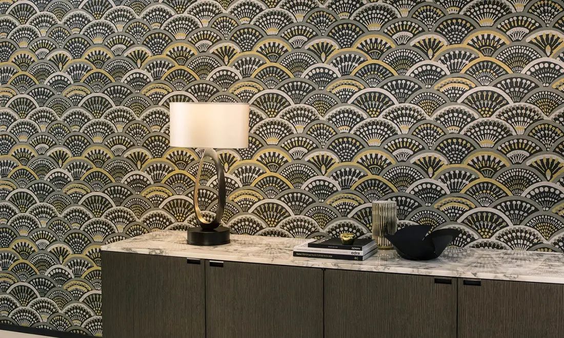 Ściana w stylu art deco z tapetą Arte