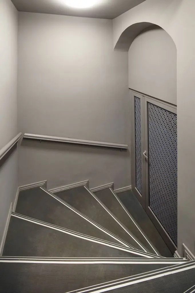 Modernizacja klatki schodowej XIX-wiecznej kamienicy przy ul Kościuszki 30 w Gliwicach. Projekt: Zalewski Architecture Group / Krzysztof Zalewski, Adam Gil - fot. Tomasz Zakrzewski/ archifolio.pl