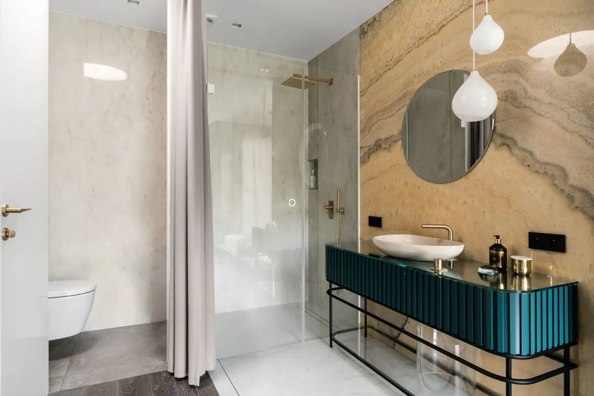 Salon kąpielowy w sypialni master (proj. Magma, zdj. Fotomohito)