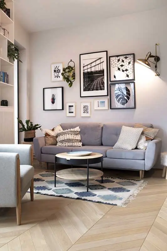 Motyw heksanów na jednej z grafik w domowej galerii | proj. Na Antresoli