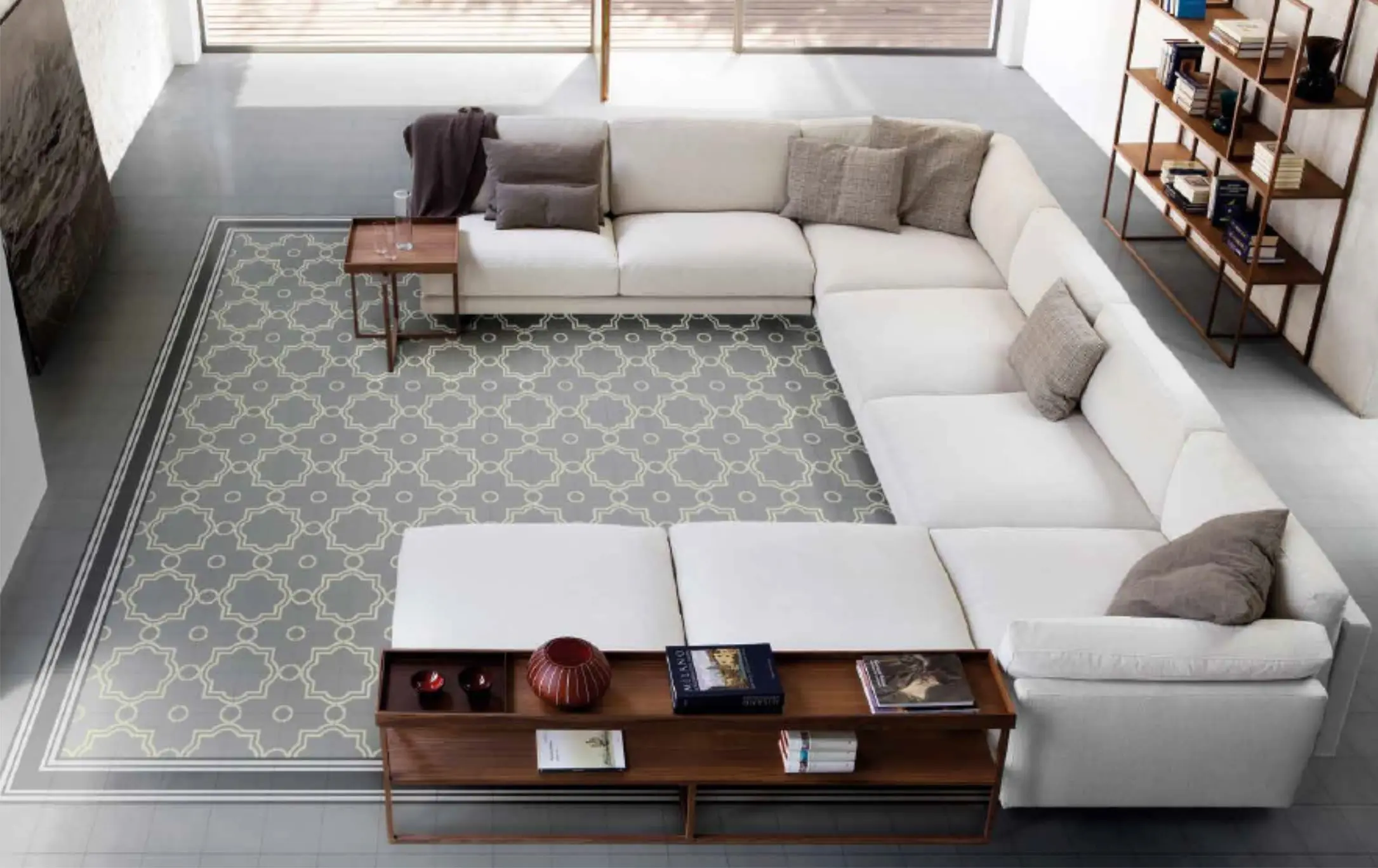 Płytki w salonie z kolekcji BDS włoskiej marki Bisazza