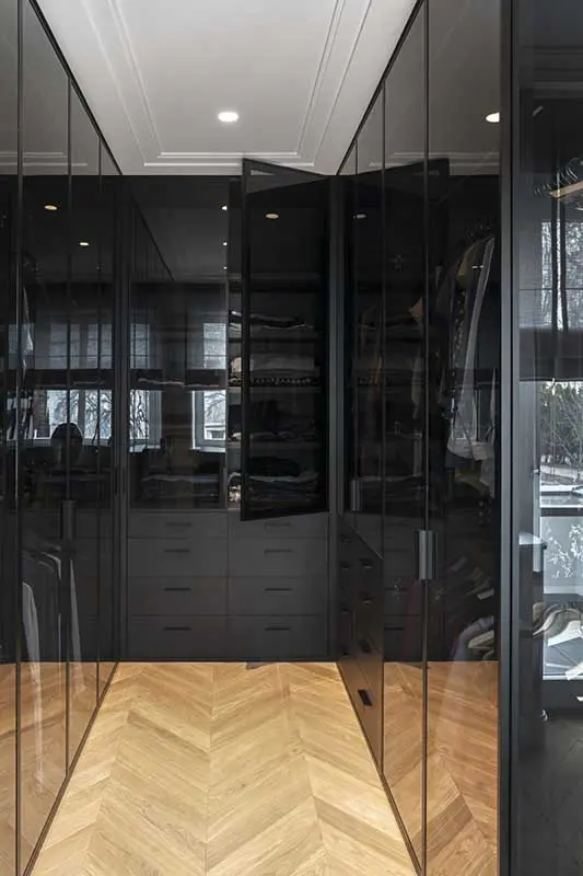 Garderoba | proj. Katarzyna Kraszewska, zdj. Tom Kurek, stylizacja: Eliza Mrozińska, Nina Kalicka