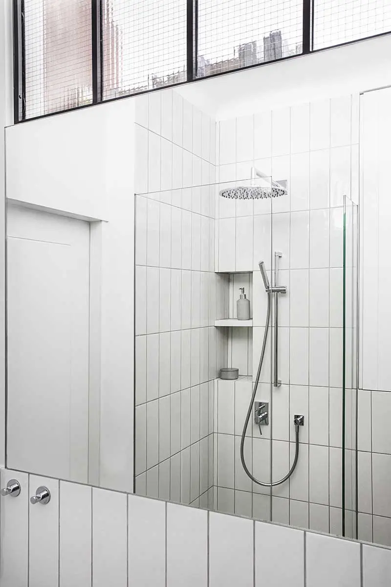 Małe 18 metrowe mieszkanie z charakterem | Projekt pracowni Schudy Studio