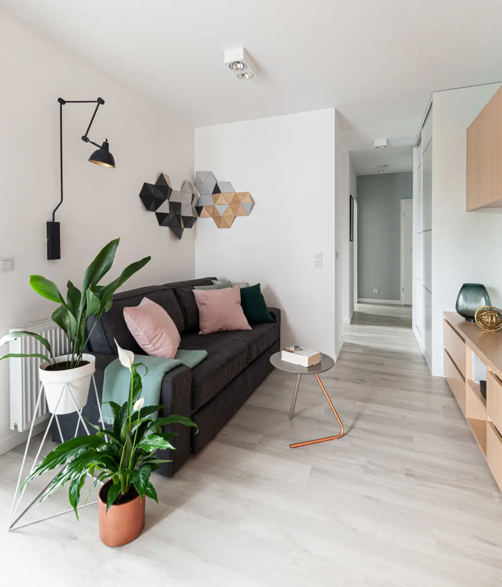 Mały salon w bloku | proj. Pracownia Wielkie Rzeczy Izabela Olszewska, zdj. joannakorczynska.pl